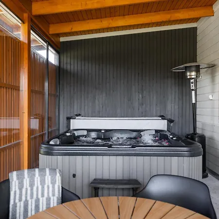 Modern House With Jacuzzi