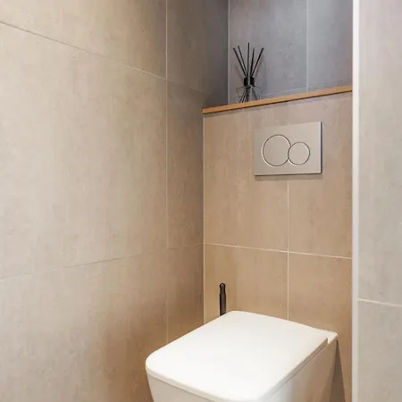 Modern House With Jacuzzi Rovaniemi