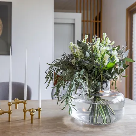 Modern House With Jacuzzi *