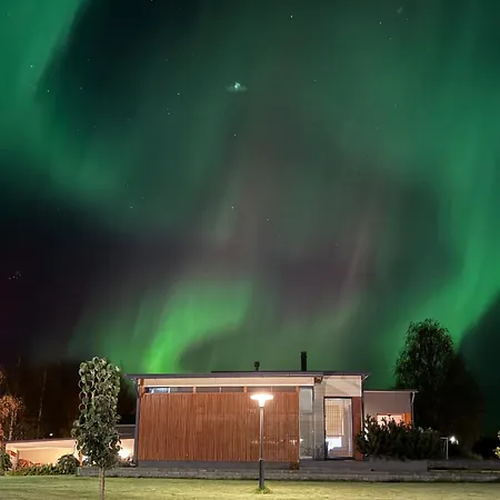 Modern House With Jacuzzi *