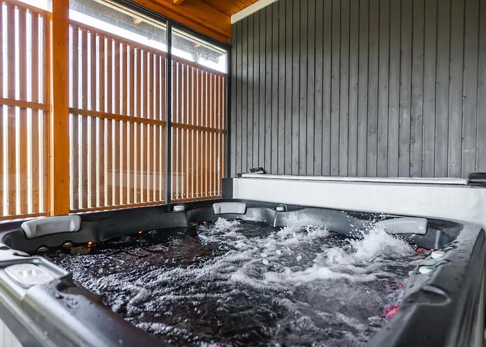 Villa Modern House With Jacuzzi