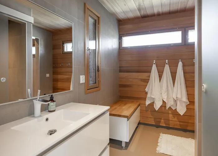 Modern House With Jacuzzi Villa Rovaniemi