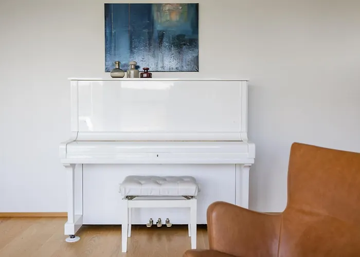 Modern House With Jacuzzi *