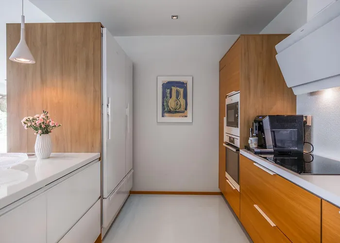 Modern House With Jacuzzi