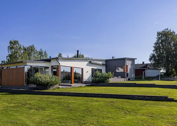 Modern House With Jacuzzi